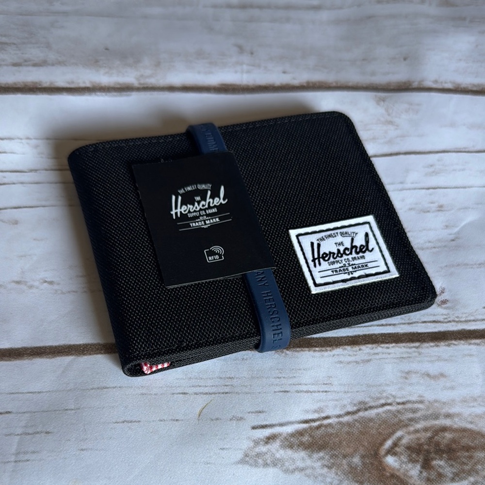 Herschel Supply Company Men’s RFID Wallet